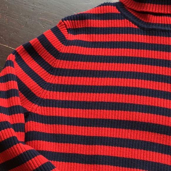 Beautiful & Bold Lauren Ralph Lauren Turtle Neck Ribbed Sweater. - Picture 4 of 11
